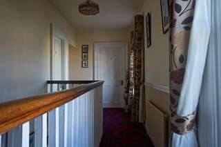 Гостевой дом Strandhill Lodge, Hostel & Surf Слайго Двухместный номер с 2 отдельными кроватями и общей ванной комнатой-2