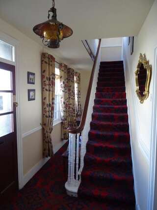 Гостевой дом Strandhill Lodge, Hostel & Surf Слайго Двухместный номер с 2 отдельными кроватями и общей ванной комнатой-9